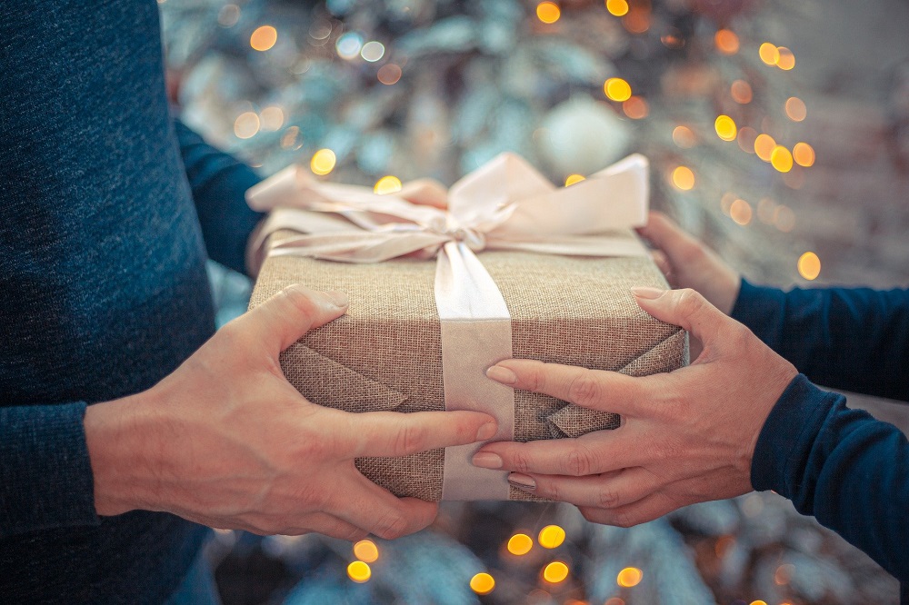 5 idee regalo per Natale: per lui e per lei - Holyblog